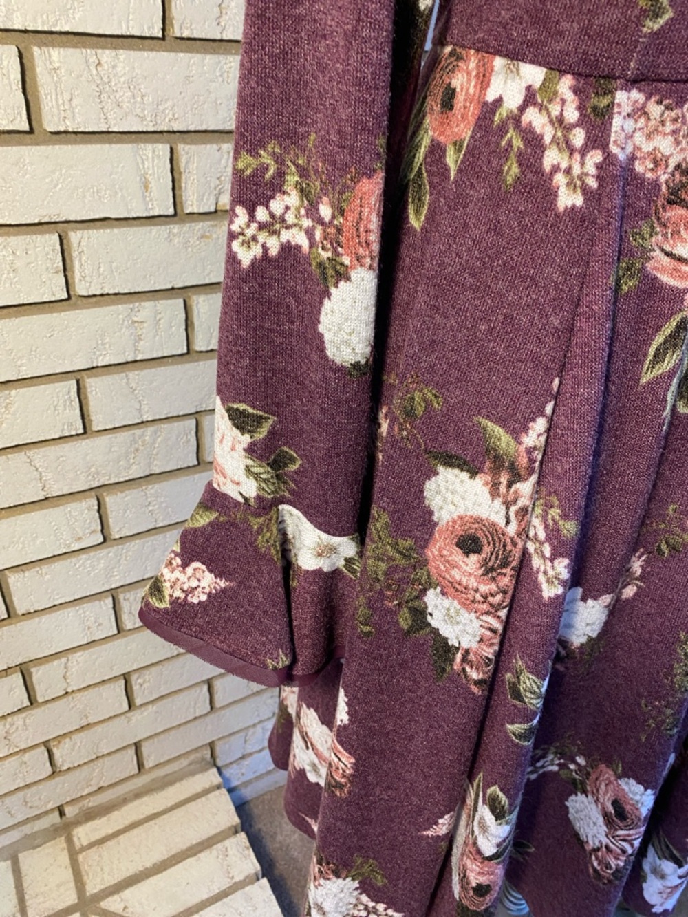 Women’s Plum Floral V-Neck Dress - Picture 4 of 8